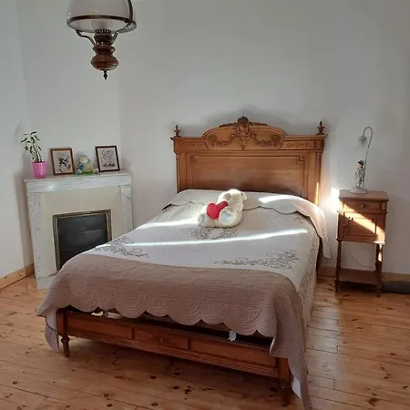 E Lu Chantauziau La Monnerie-le Montel Extérieur photo